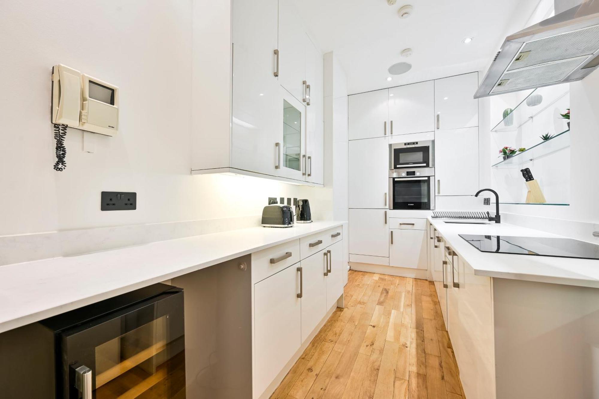 Stunning 3 Bed Лондон