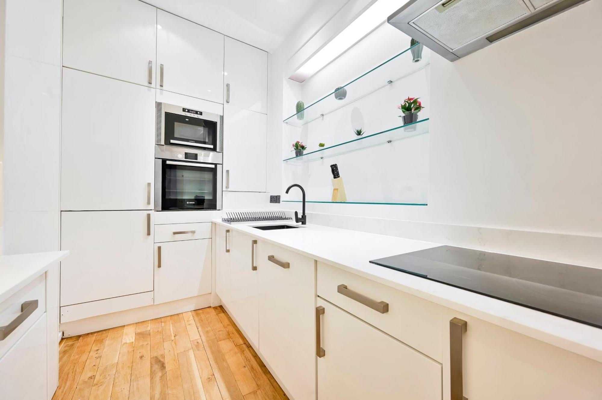 Stunning 3 Bed * Лондон