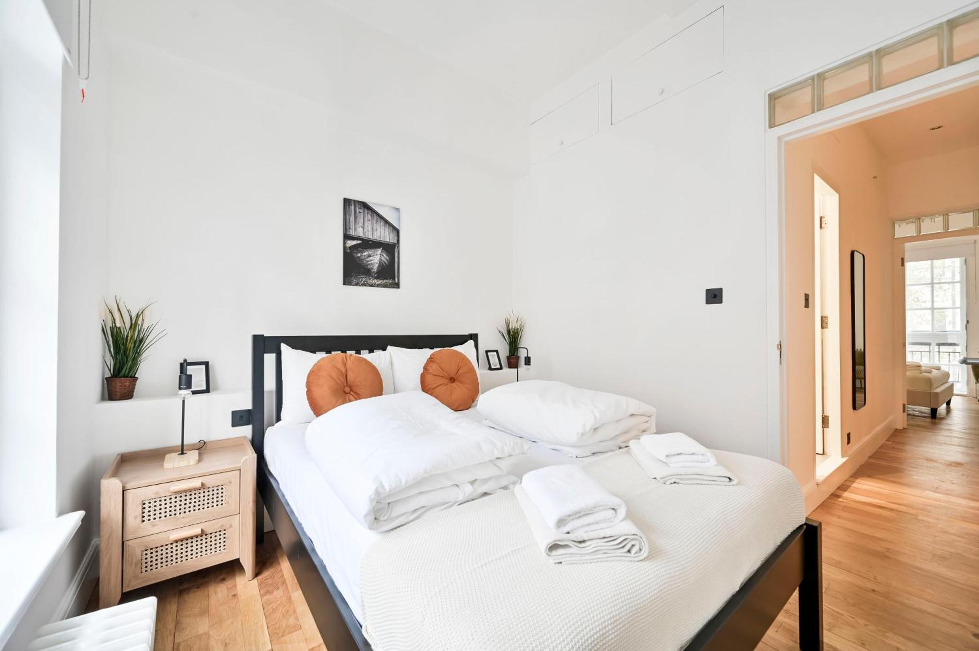 Апартаменты Stunning 3 Bed Лондон
